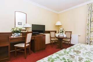 Отель Hotel Barlinek Барлинек Standard Double or Twin Room (Yellow Building)-20