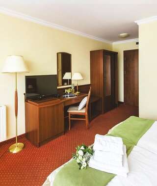Отель Hotel Barlinek Барлинек Standard Double or Twin Room (Yellow Building)-28